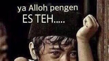 Ya Alloh pengen es teh saat buka... Foto: Internet