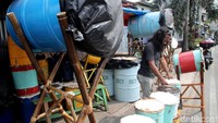 Penampakan pedagang bedug di kawasan Tanah Abang, Jakarta, Rabu (6/6/2018).