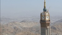 Menara jam Mekkah Royal Hotel memiliki ketinggian mencapai 1.972 kaki dan dinobatkan sebagai penunjuk waktu tertinggi di dunia. Dengan diameter 141 kaki, Menara Jam Mekkah Royal Hotel juga menjadi jam terbesar di dunia. Fayez Nureldine/AFP/Getty Images
