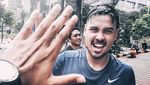Suka Banget Lari! Ini Aksi Keren Calon Hot Papa Chicco Jerikho