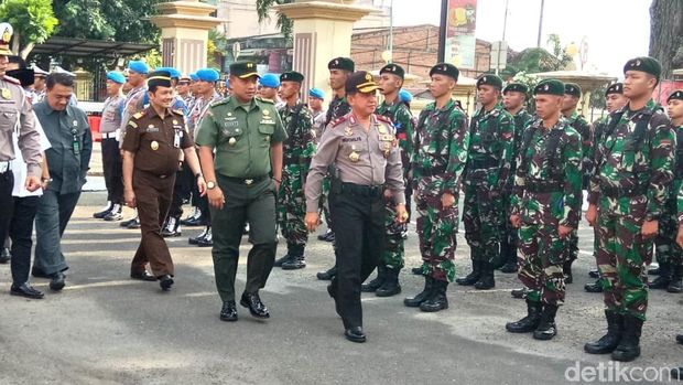 Apel Operasi Ketupat sekaligus pembentukan Satgasus Antiteror.