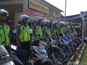 Tim Pengurai Macet Siaga di Jalur Mudik Pantura Cirebon