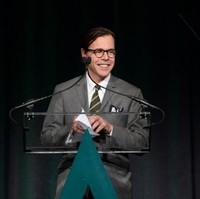 Awal karier Andy adalah seorang staf di sebuah butik dan perusahaan periklanan. Pria 55 tahun itu memproduseri beberapa film dan menerbitkan buku. Foto: Getty Images