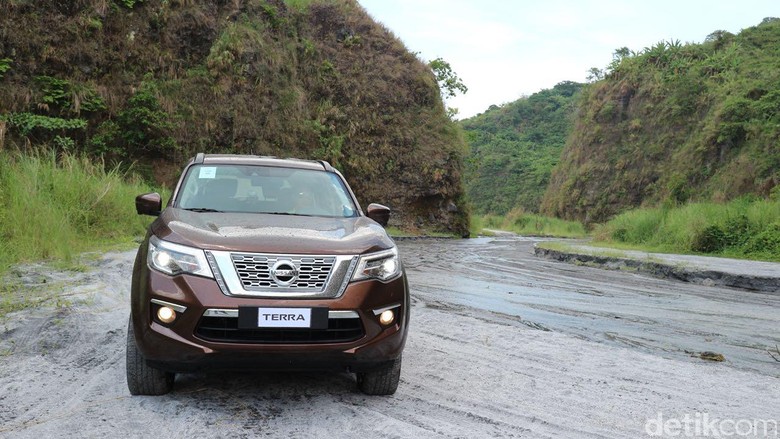 Nissan Terra. Foto: Dina Rayanti Nissan Terra. Foto: Dina Rayanti