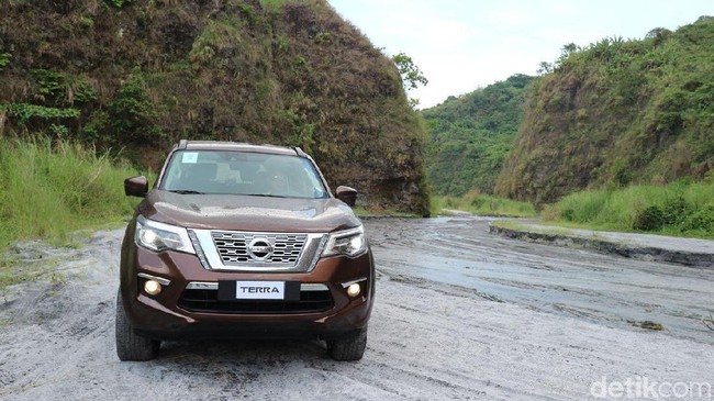 Menguji Ketangguhan Nissan Terra di Medan Off-Road