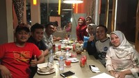 Pemenang pertama yakni Mutia yang buka puasa sambil reunian bersama teman-temannya. Alasan yang memenangkan Mutia karena ia sedang hamil dan bayinya ngidam makan di Dapur Solo. Foto: dok. detikFood