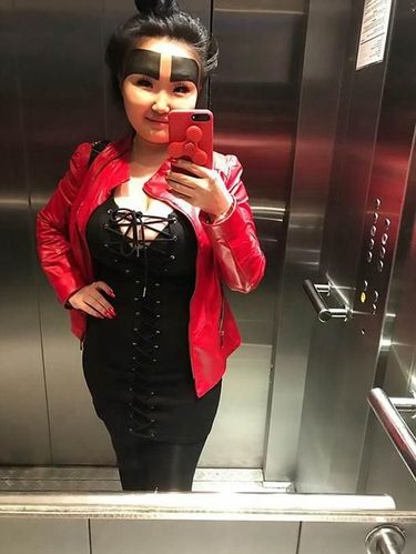 Tampil dengan Alis 'Angry Birds', Wanita Ini Mendadak Tenar