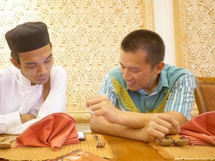 ustaz felix siauw ngopi