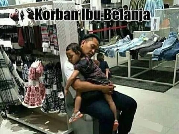 Potret Viral Kemalangan Pria Temani Wanita Belanja