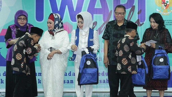 IWAPI Berbagi Kasih Bersama Anak Yatim