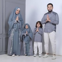 Sejumlah artis seperti Lyra Virna hingga Shireen Sungkar membuat brand busana muslim syari. Mereka menawarkan banyak desain hijab syari yang cocok dipakai Lebaran nanti. Foto: Instagram/GeraiHawa