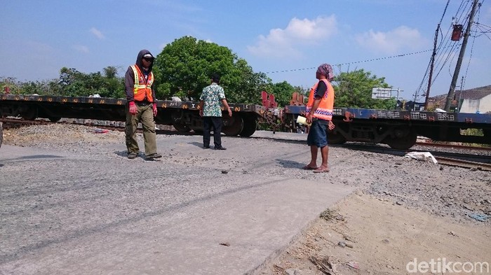 Pemudik Diimbau Waspada, Ada 4 Perlintasan KA Tanpa Palang ...
