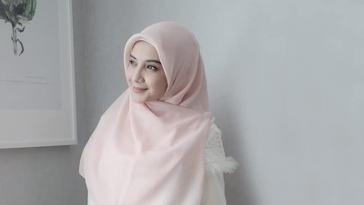 Foto: Inspirasi Baju Syari Jualan Artis untuk Lebaran