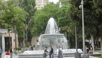 Foto: Ini adalah Taman Fountain Square di Baku, Azerbaijan. Taman ini terdiri punya beberapa air mancur dan monumen sejak tahun 1800-an (Nograhany WK/detikcom)