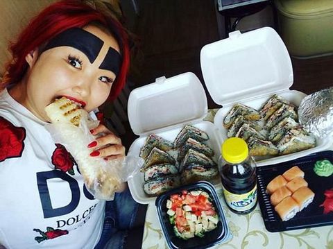 Tampil dengan Alis 'Angry Birds', Wanita Ini Mendadak Tenar