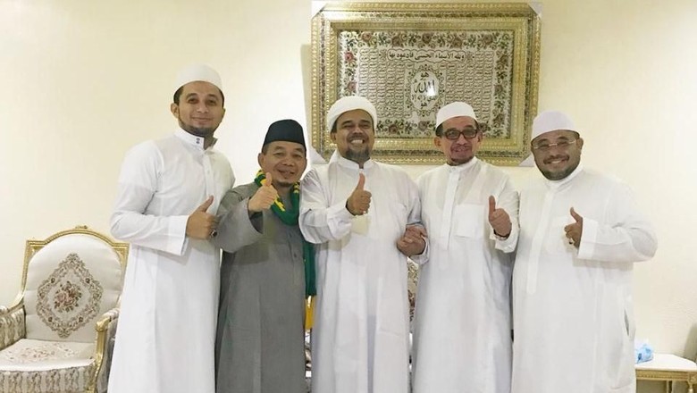 Serba-serbi Pertemuan PKS-Habib Rizieq di Mekah Serba-serbi Pertemuan PKS-Habib Rizieq di Mekah