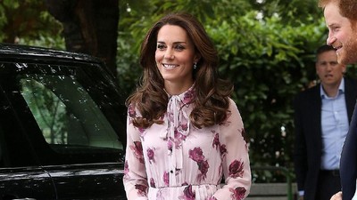 10 Selebriti Stylish Pakai Rancangan Kate Spade