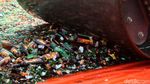 Ribuan Botol Miras Dimusnahkan dengan Cara Digilas