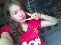 Via Vallen, Fans Berat MU yang Dilecehkan Pesepakbola