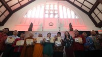 Acara pameran bertajuk Tjamkan Pantja Sila itu digelar di Kantor Pos Kebon Rojo, Surabaya, Jawa Timur, Rabu (6/6/2018) dan berlangsung hingga 9 Juni 2018. Para pengunjung yang hadir disana juga disediakan 50-100 perangko Bung Karno. Foto: dok. Jas Merah