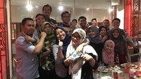 Selanjutnya ada rombongan Fahrul yang buka puasa bersama 20 teman kantornya. Fahrul memaparkan alasan sekaligus curhat jika uang THR belum juga kunjung turun. Alasan inilah yang kemudian membuatnya menang. Selamat! Foto: dok. detikFood