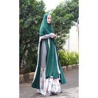 Lyra Virna sudah menggeluti bisnis hijab syari sejak tahun 2014. Sejak awal mula bisnisnya, brand yang diberi nama Lyra Virna Syari ini sudah menggaet banyak pelanggan setia. Foto: Instagram/LyraVirnaSyari