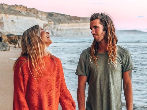 Kisah Cinta Pasangan Beda Negara yang Bertemu saat Traveling Ini Romantis