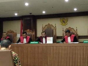 Bupati Halmahera Timur Didakwa Terima Suap Rp 6,3 Miliar