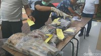 Foto: Ada juga pakaian Rika dan tersangka, tas, nilon. (Erlangga Resi-detikcom)