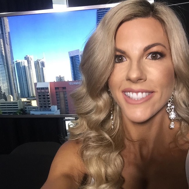 Kamu bisa mendapat hasil dari rumah. Ini hanya tentang membuat olahraga sebagai prioritas dalam hidupmu dan mengikatnya dengan emosi,  mengikatnya dengan alasan, dengan cara itu kamu lebih mungkin untuk menaati, ucap Tennille.  Foto: Instagram Tenille Duncan