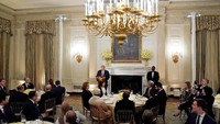 Presiden Amerika Serikat ke-45, Donald Trump mengadakan buka puasa bersama di Gedung Putih, Rabu (6/6/2018) waktu setempat. Acara tersebyt mengejutkan banyak orang di Komunitas Muslim di Amerika dan dunia secara global. Joshua Roberts/Reuters.