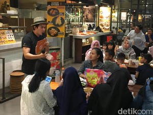 Ini Ekspresi Gembira Mereka yang  dTraktir Detikcom dengan Hadiah Uang Tunai
