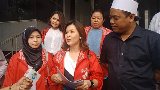 Grace Natali melaporkan akun Twitter yang menudingnya selingkuh dengan Ahok