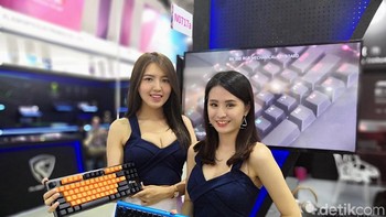 Cantik-cantik ya para booth babes dari Taiwan. (Foto: detIkINET/Muhamad Reza Sulaiman)