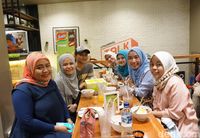 Wah! Pengunjung Warunk Upnormal Nggak Nyangka, Bukber 'd'Traktir Detikcom' 