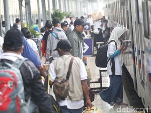 79 Kereta Api Berangkatkan 44.820 Pemudik dari Jakarta Hari Ini