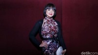 Potongan rambutnya yang seperti itu membuat Nirina terlihat menarik. Foto: Ismail/detikHOT