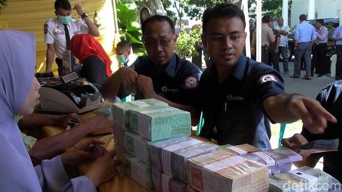 Bank Indonesia (BI) Perwakilan Gorontalo menyiapkan Rp 14 miliar untuk masyarakat yang ingin menukarkan uang baru untuk keperluan Lebaran tahun ini.