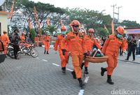 Jurus Tim SAR Selamatkan Korban Lakalantas di Jalur Mudik Jabar