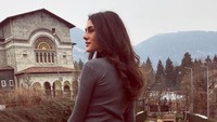 Sofia awalnya merupakan seorang umbrella girl dan kini menjadi model. Dok. Instagram/francescasofianovello