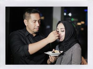 Saat Makan Salmafina, Putri Pengacara Sunan Kalijaga Tetap Berpose Cantik