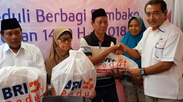 Sambut Lebaran, Bank BRI Bagikan 64 Ribu Paket Sembako Gratis