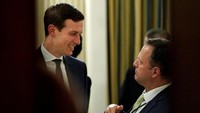 Namun, apapun tujuan Trump dan kabinetnya dalam penyelenggaran acara buka puasa bersama ini, masyarakat Muslim Amerika secara khusus berharap acara ini menjadi salah satu upaya Trump untuk benar-benar mengupayakan persatuan dan perdamaian dunia dan mengurangi diskriminasi serta islamophobia di Amerika dan negara-negara dimana Muslim menjadi minoritas. Joshua Roberts/Reuters.