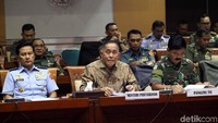 Ryamizard Ryacudu dan Hadi Tjahjanto menghadiri rapat di Nusantara II, Komplek Parlemen, Senayan, Jakarta, Kamis (7/6/2018).