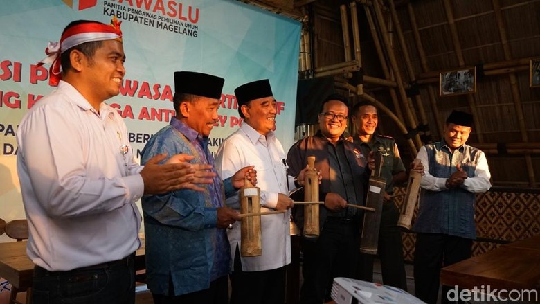 Bawaslu Jateng Terima 63 Laporan Ketidaknetralan ASN Dalam Pilkada Bawaslu Jateng Terima 63 Laporan Ketidaknetralan ASN Dalam Pilkada