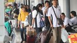 Pemudik Mulai Padati Stasiun Senen