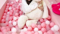 Kalau mau tampilan maksimal, coba saja pakai kostum unicorn yang juga tersedia di sini. Hihihi, gemas ya? Foto: Istimewa