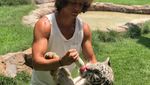 Foto: Gaya Liburan Si Kriwil David Luiz di Dubai