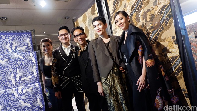 Renitasari Adrian selaku program director Bakti Budaya Djarum Foundation memperkirakan sekitar 1.200 tamu menghadiri acara ini. Senang sekali melihat antusiasme para tamu. Tadi juga banyak yang tanya-tanya sama saya soal batik, kata Renita. Foto: Daniel Ngantung/Wolipop