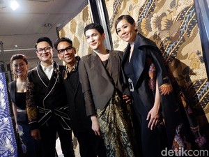 Beban Moral Denny Wirawan Gelar Fashion Show di Paris